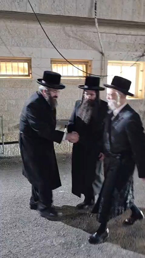 יציאת האדמו"רים