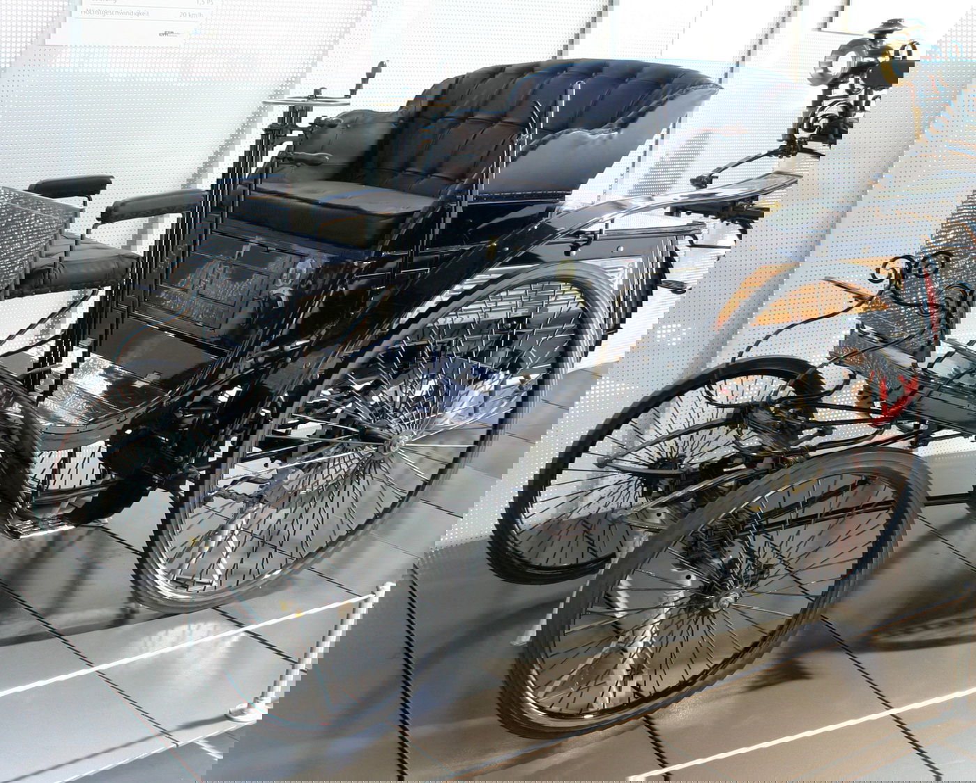 אחת המכוניות של ארנולד