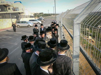 האדמו''ר מויז'ניץ בית שמש בביקור בעמנואל