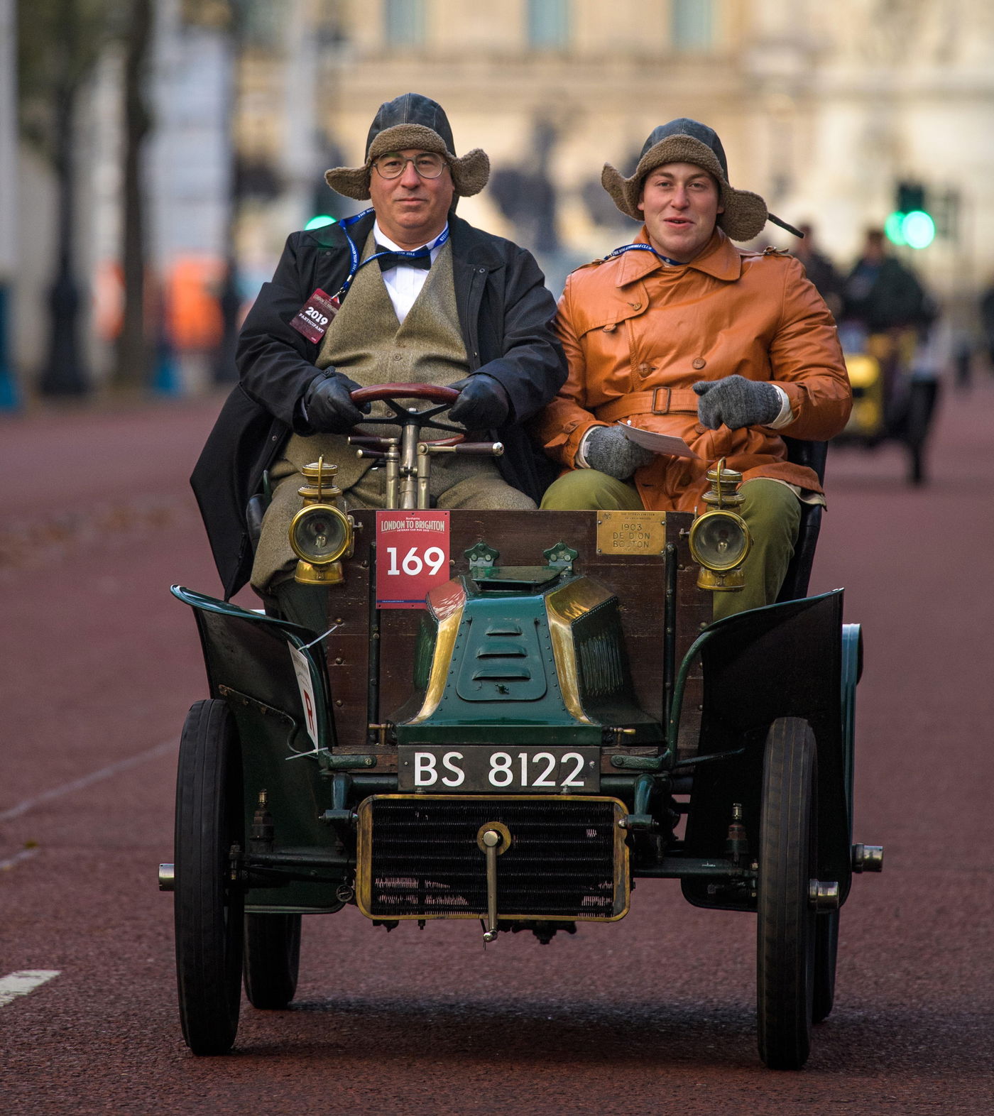 המירוץ ממשיך עד היום והוא נחשב לוותיק ביותר בעולם. בתמונה זוג מתחרים הנוסעים על  De Dion Bouton Model Q משנת 1903