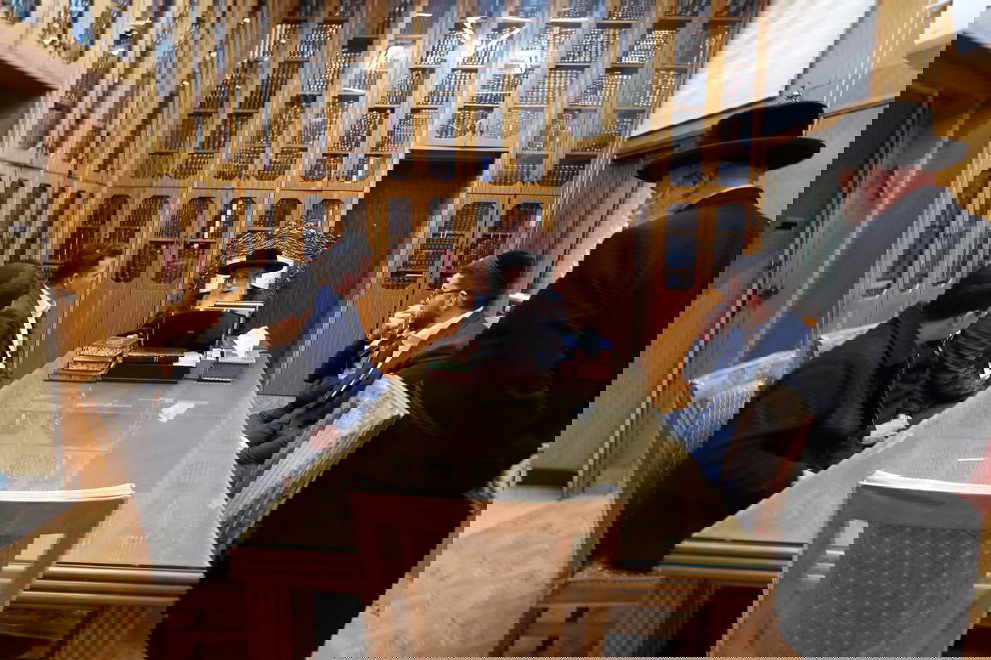 אבי סלמה אצל אדמו"ר מצאנז