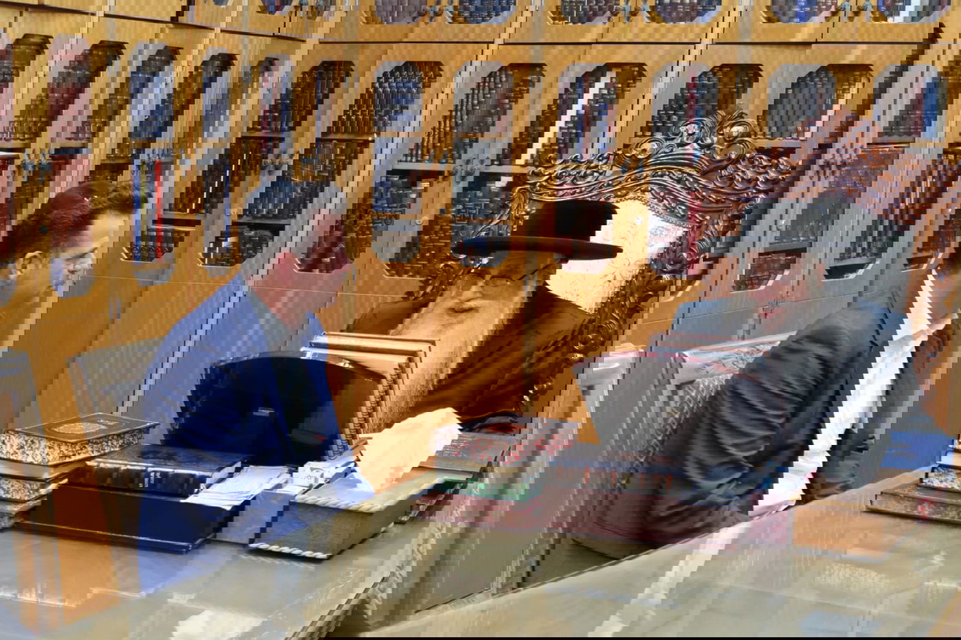 אבי סלמה אצל אדמו"ר מצאנז