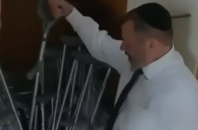 כשאיש החסד אורי לופוליאנסקי זצ"ל עשה סיור בבית הפרטי שלו | צפו