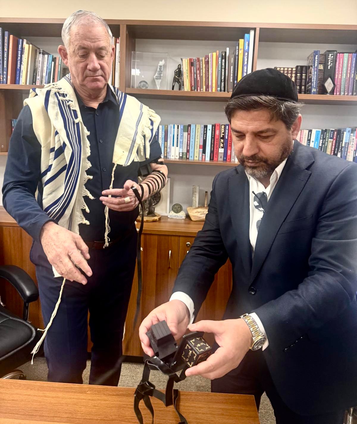 התפילין של בני גנץ