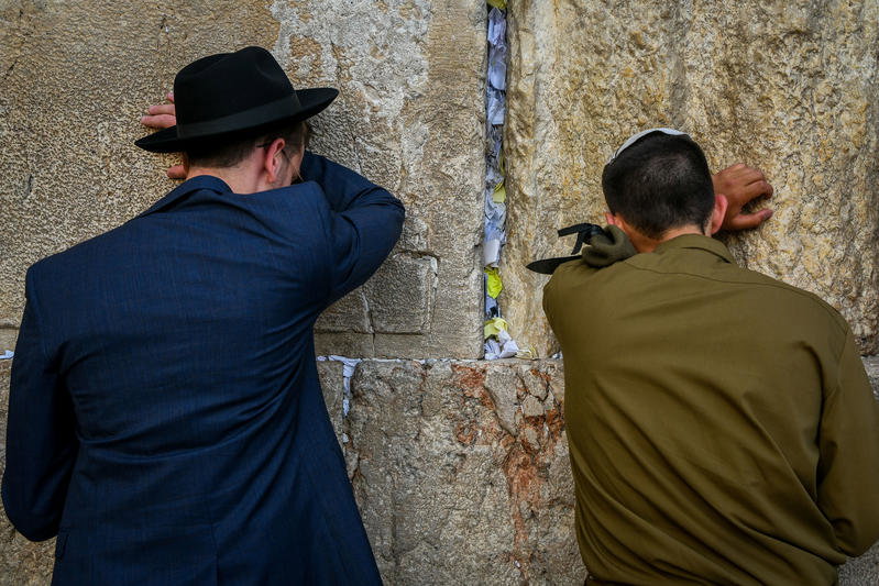 המתווה הדרמטי של הגר"ד לייבל והאדמו"ר מקרלין לפתרון משבר הגיוס