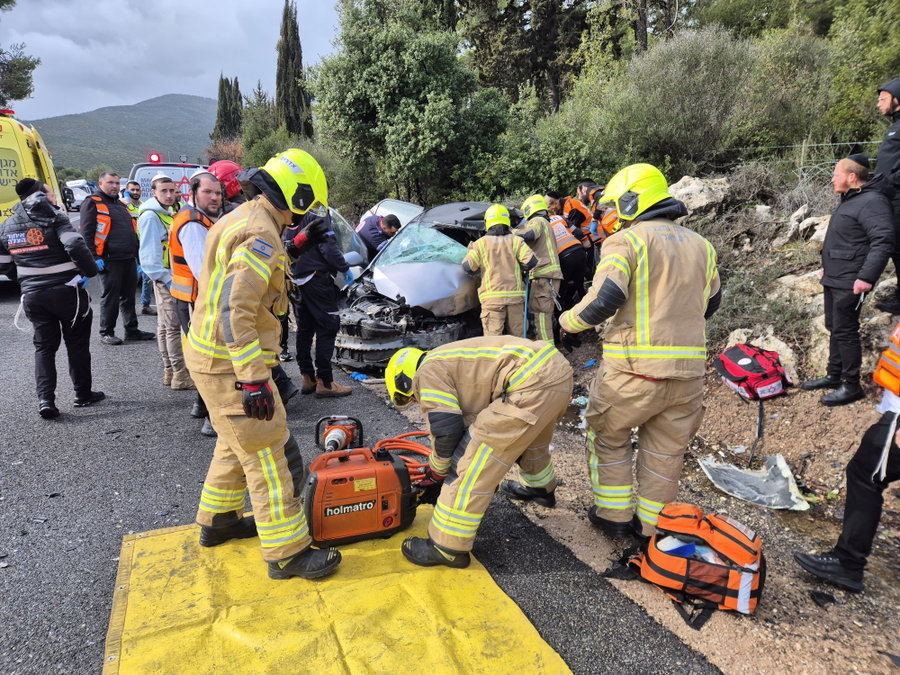 תאונה קטלנית בדרך למירון: נהג רכב נהרג אחרי התנגשות עם אוטובוס