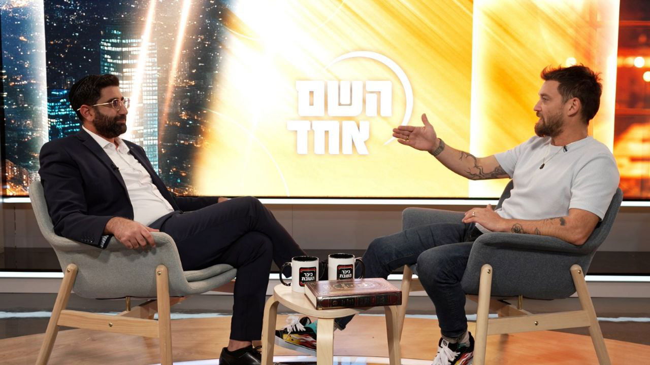 יוסי עבדו בריאיון עם השחקן דין מירושניקוב