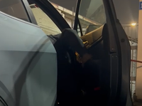 תיעוד: הפורץ יצא מהרכב - ונתפס על חם בידי בלשי המשטרה