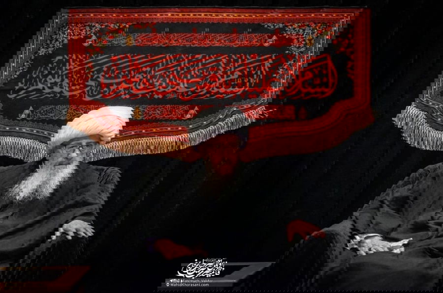 וחיד ח'וראסאני  דורש בטקס האבלות על חוסיין בן עלי, ביום תשיעי דחודש מוחרם, ערב העשוראא