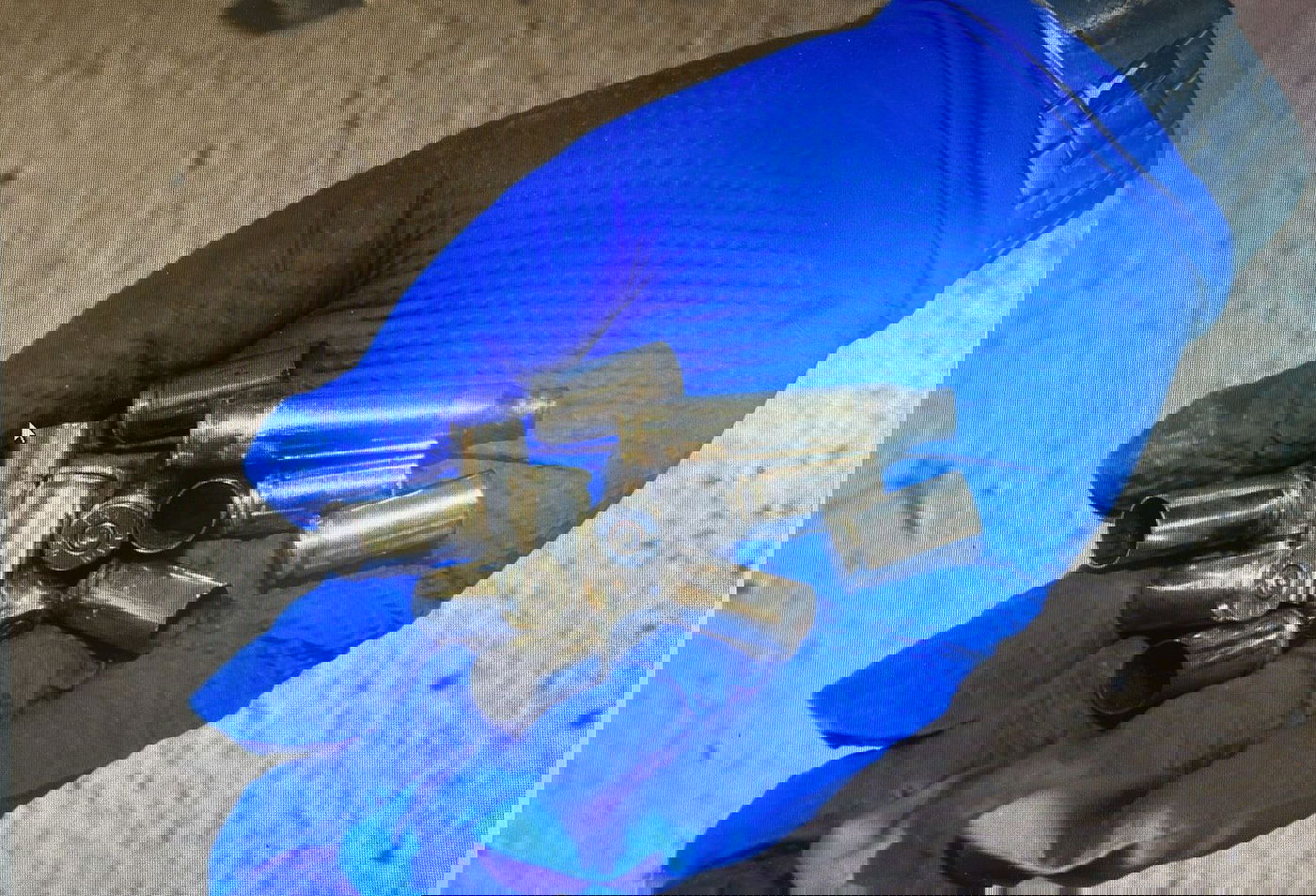 כדורים שנורו בזירה