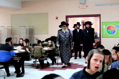 האדמו"ר מסאטמר בביקור בישיבת המתמידים "רץ למשנה" בקרית יואל