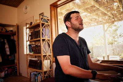 'ידידיה' הלחין את הפיוט של סבו הגדול: 'יונה מבית שביה'