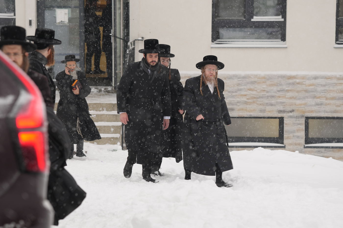 האדמו"ר משומרי אמונים במסע הקודש לפולין