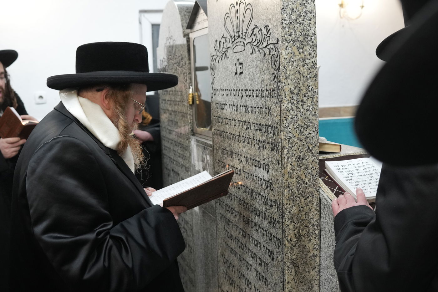 האדמו"ר משומרי אמונים במסע הקודש לפולין