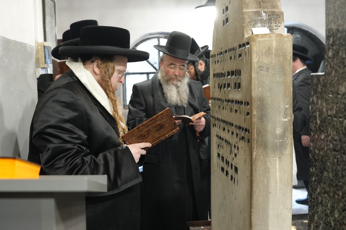 האדמו"ר משומרי אמונים במסע הקודש לפולין