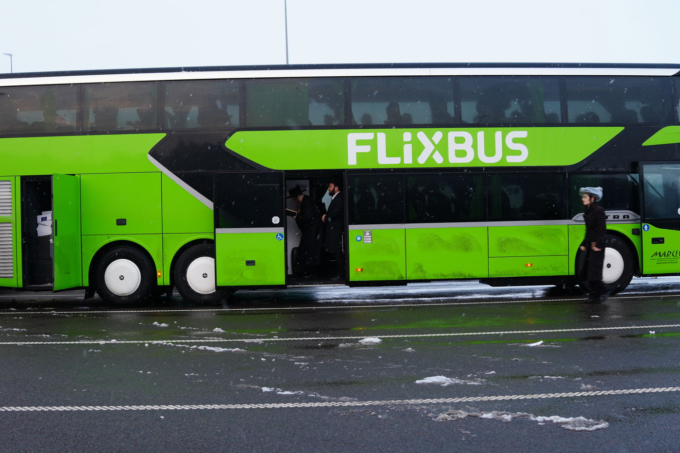 האדמו"ר משומרי אמונים במסע הקודש לפולין