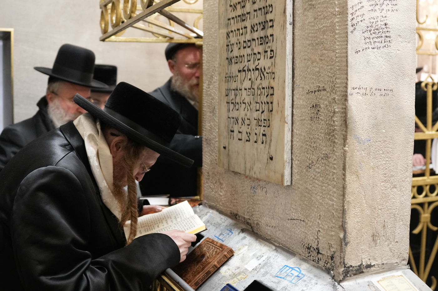 האדמו"ר משומרי אמונים במסע הקודש לפולין