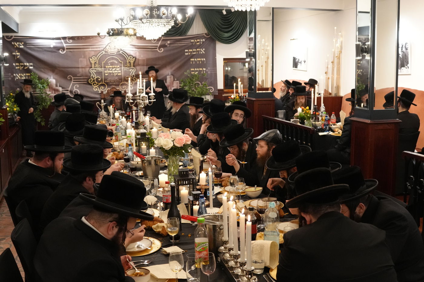 האדמו"ר משומרי אמונים במסע הקודש לפולין