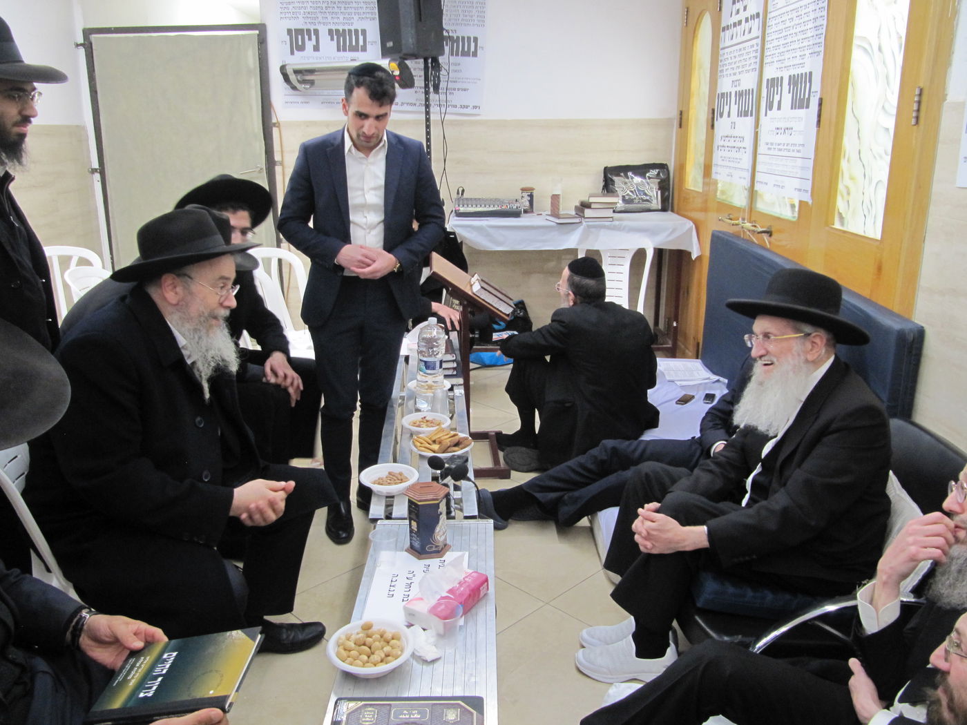 ניחום אבלים אצל הגה"צ עזרא ניסן 