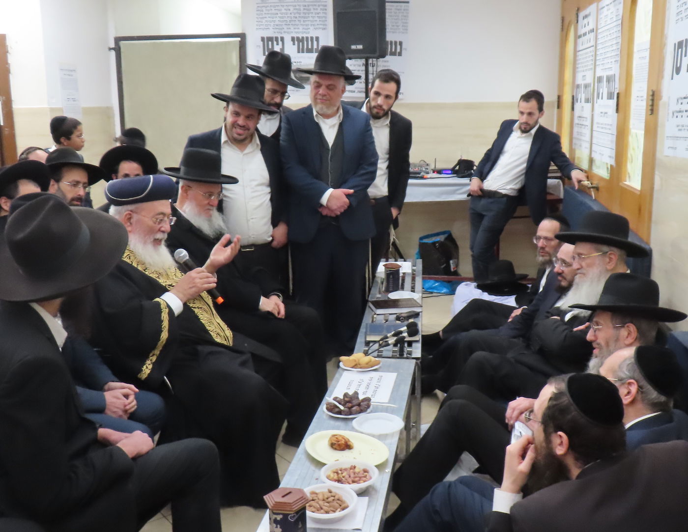 ניחום אבלים אצל הגה"צ עזרא ניסן 