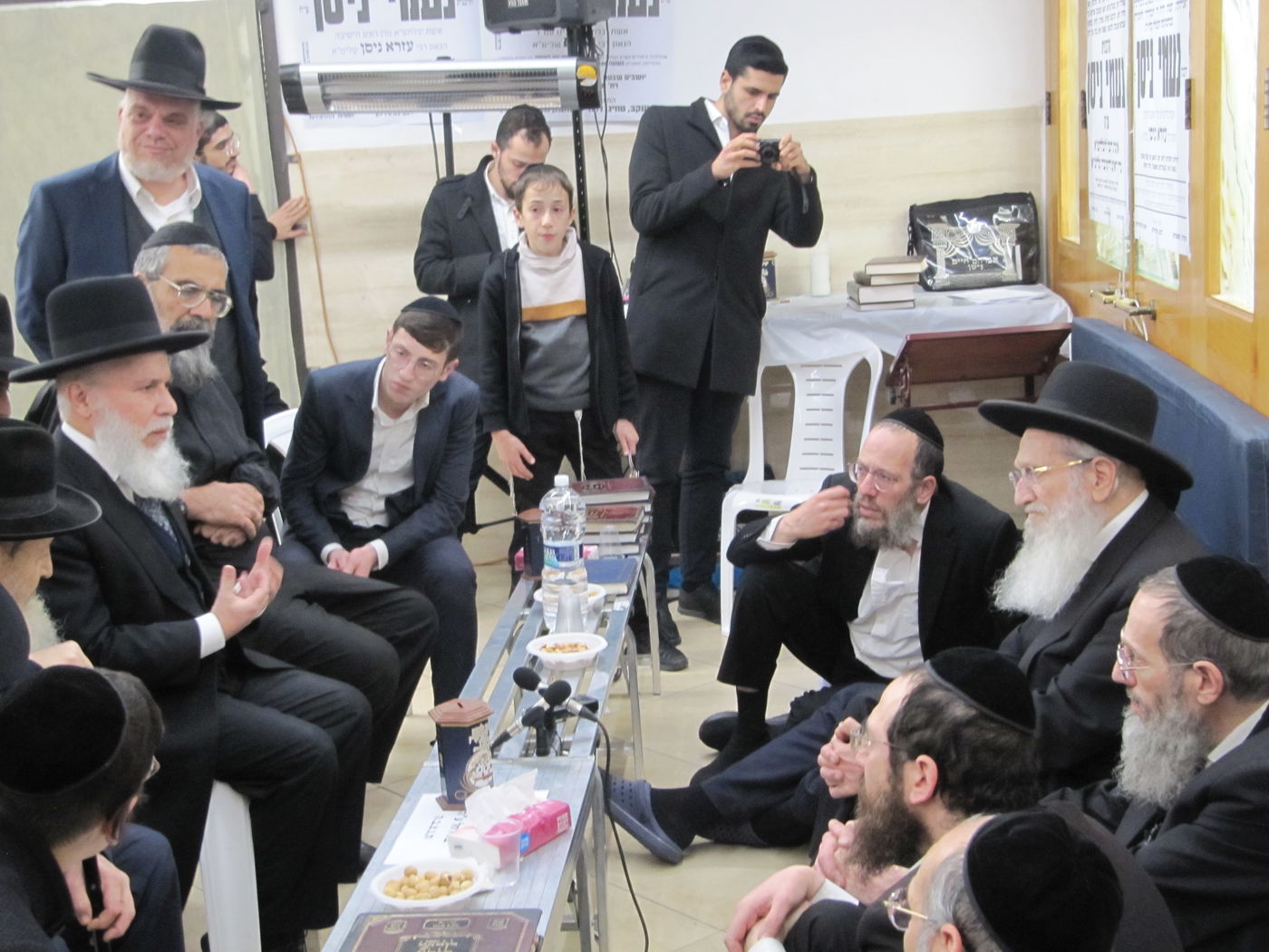 ניחום אבלים אצל הגה"צ עזרא ניסן 