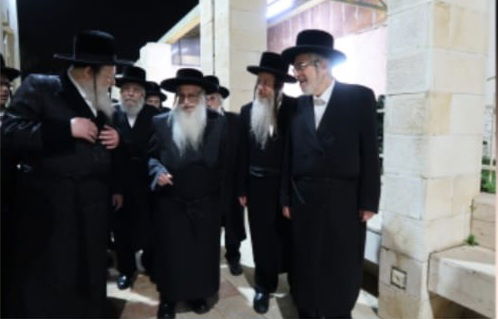 האדמו"ר ממודז'יץ והגר"צ רבינוביץ אצל האדמו"ר מצאנז