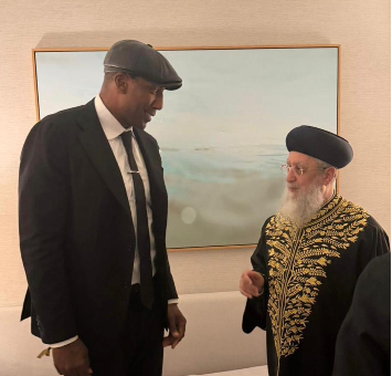 הברכה מהראשון לציון לכוכב שהתגייר: "תמשיך לעשות קידוש השם"