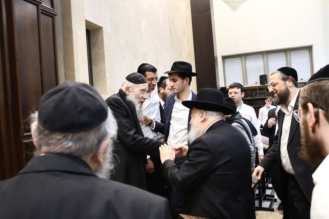 ראש הישיבה הגאון רבי יהושע אייכנשטיין בישיבת "מאור התלמוד"