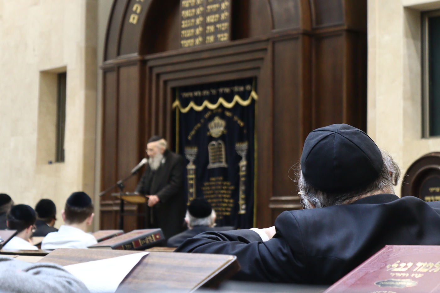 ראש הישיבה הגאון רבי יהושע אייכנשטיין בישיבת "מאור התלמוד"