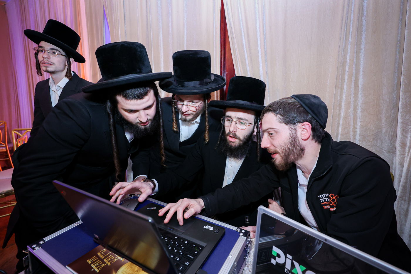 דינר להחיותינו במכנובקא בעלזא