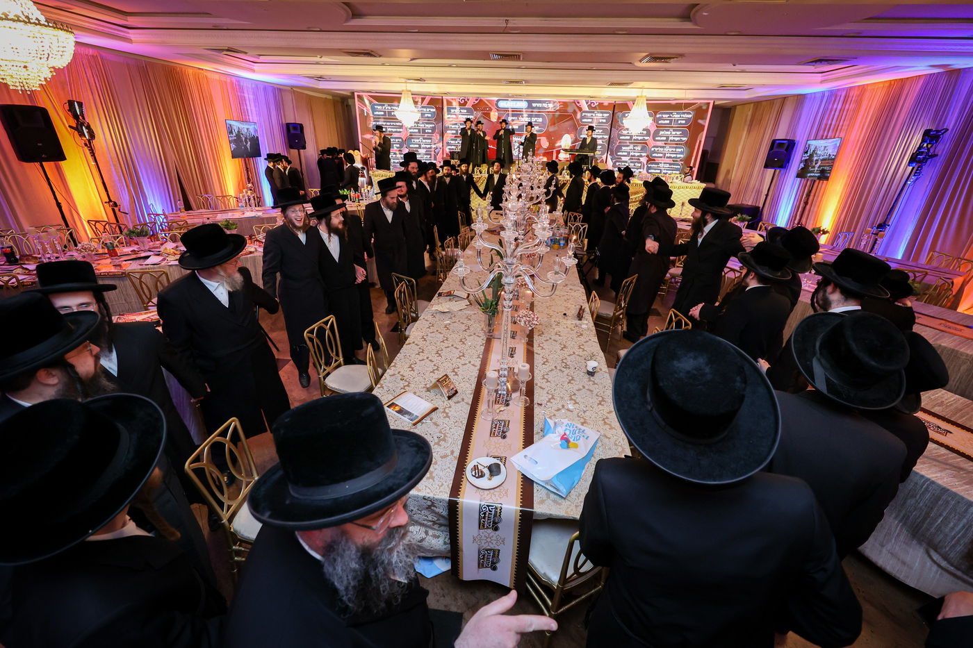 דינר להחיותינו במכנובקא בעלזא