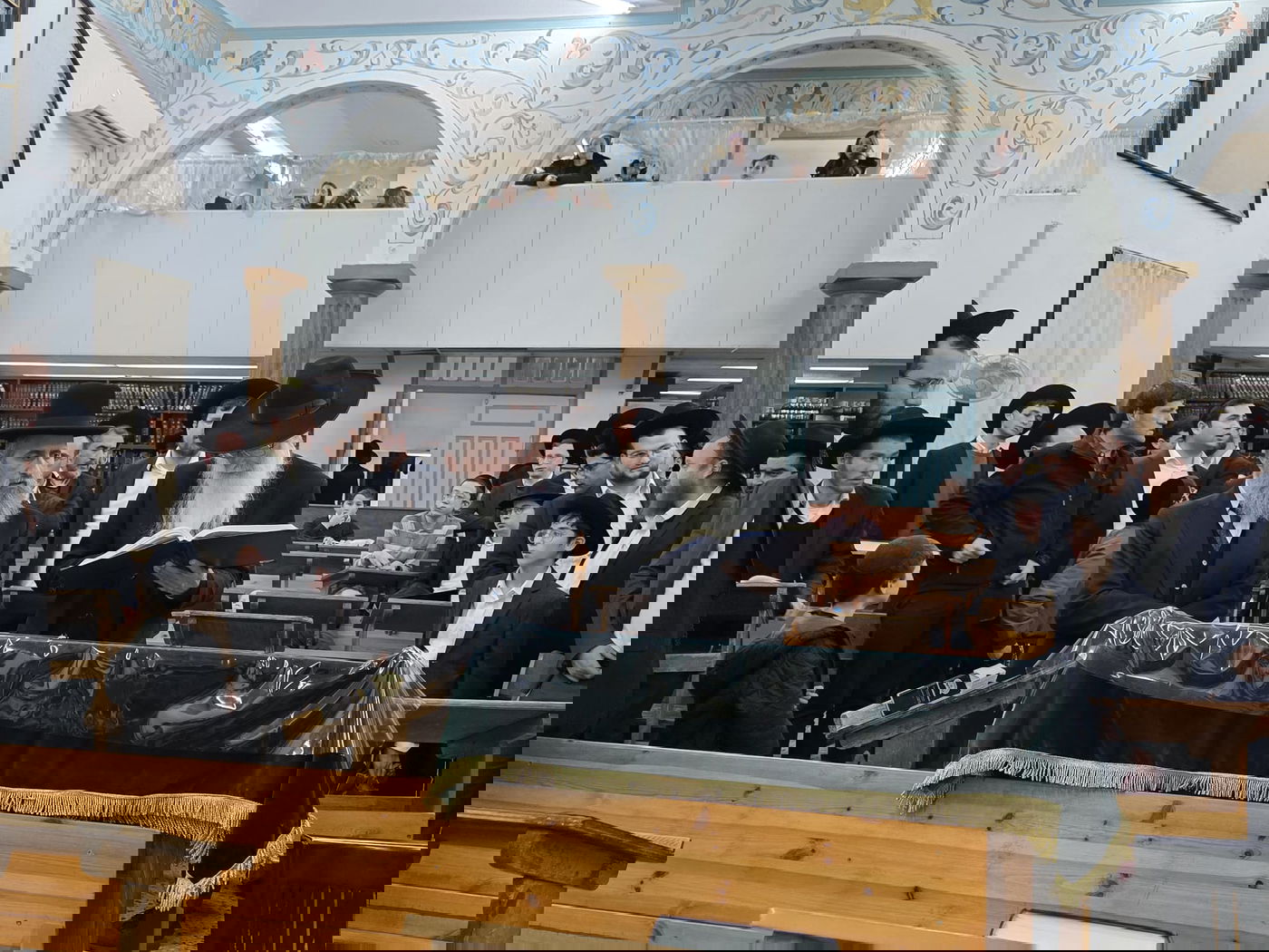 הפרוכת החדשה בישיבת לומז'ה