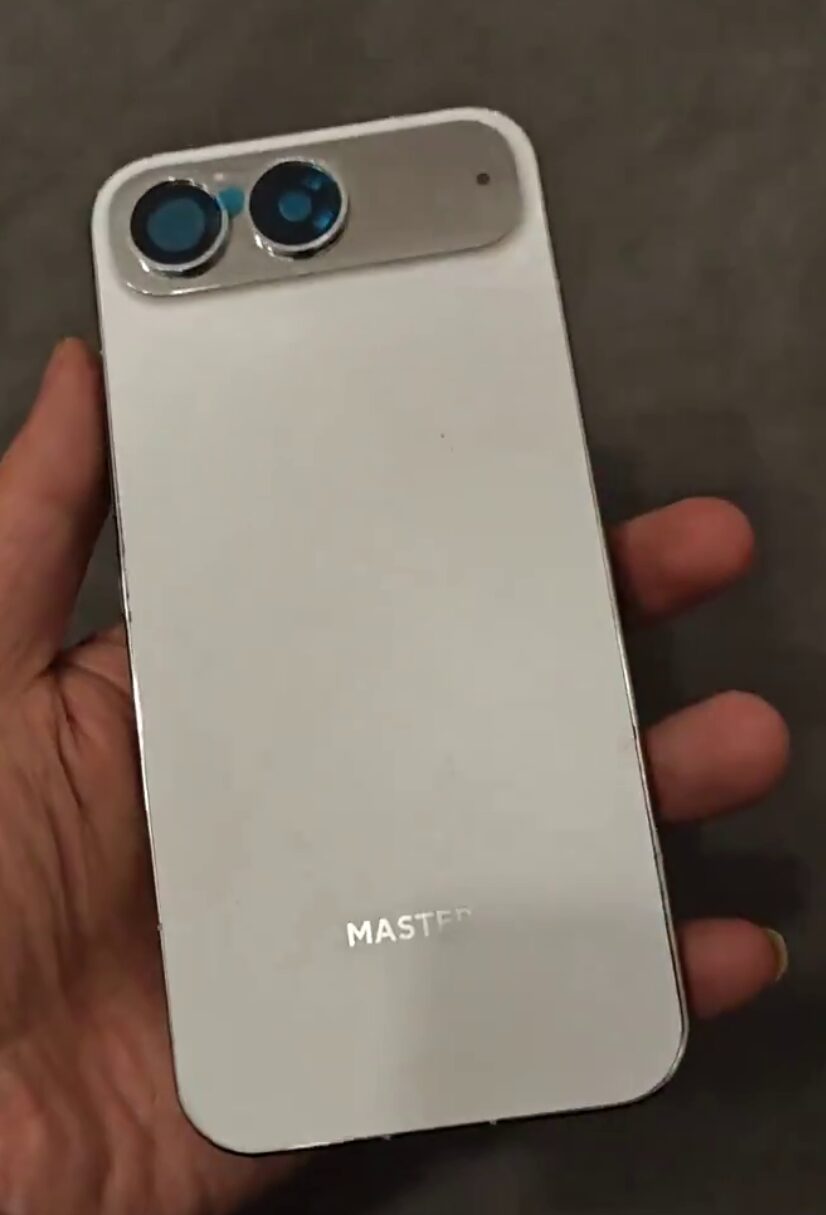 תמונת המכשיר שהודלפה