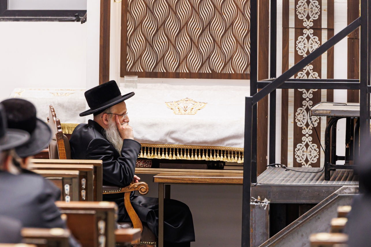 אסיפת התעוררות לרגל ימי השובבי"ם בחצה"ק באבוב 45