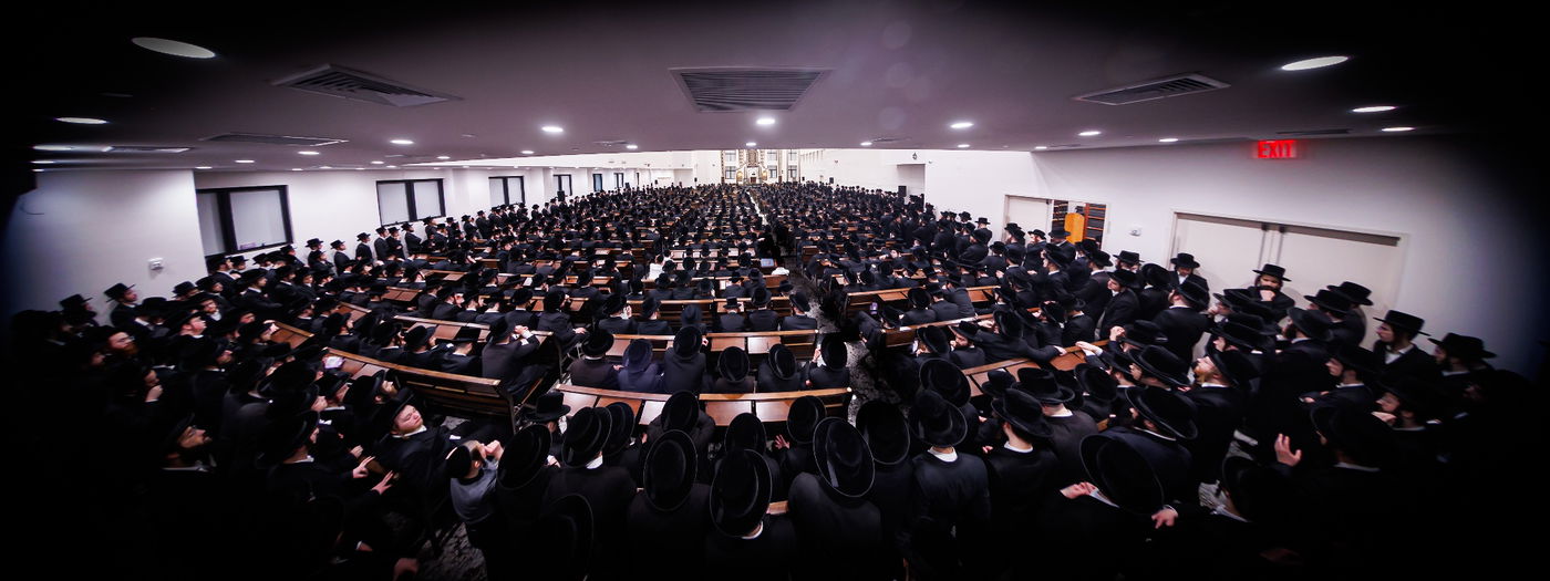 אסיפת התעוררות לרגל ימי השובבי"ם בחצה"ק באבוב 45