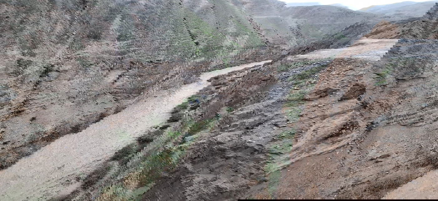 נחל אוג שוטף בעוצמה