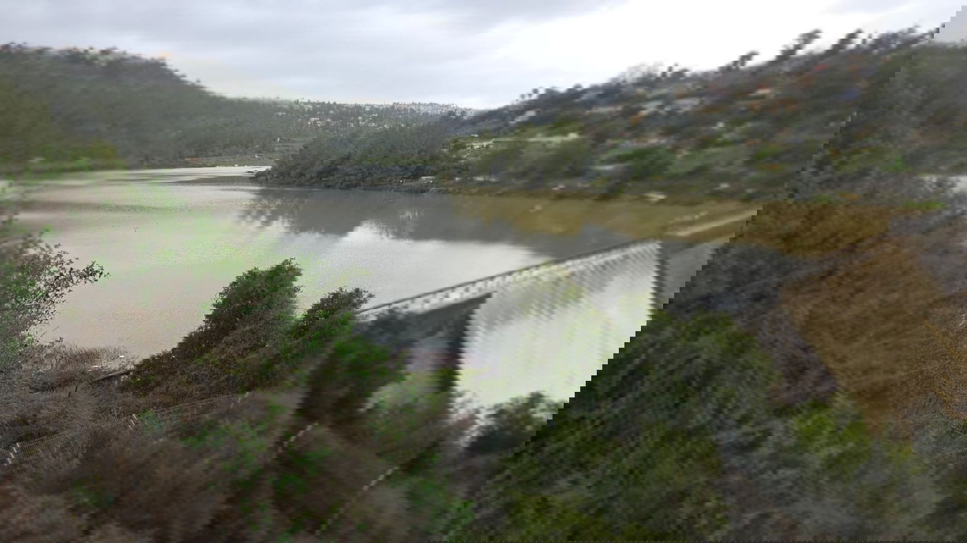 לראשונה מזה 3 שנים: סכר בית זית עלה על גדותיו