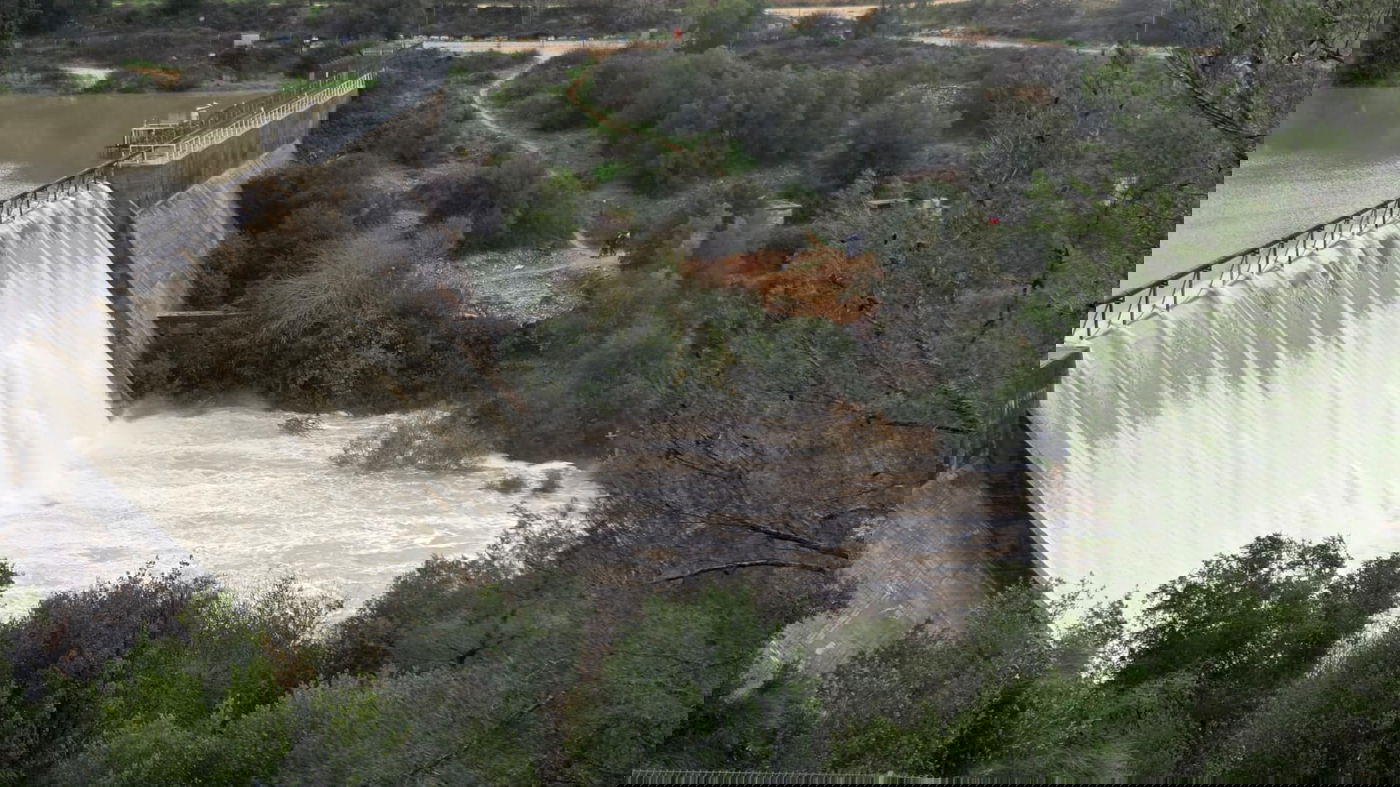 לראשונה מזה 3 שנים: סכר בית זית עלה על גדותיו