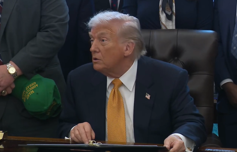 טראמפ במסיבת העיתונאים