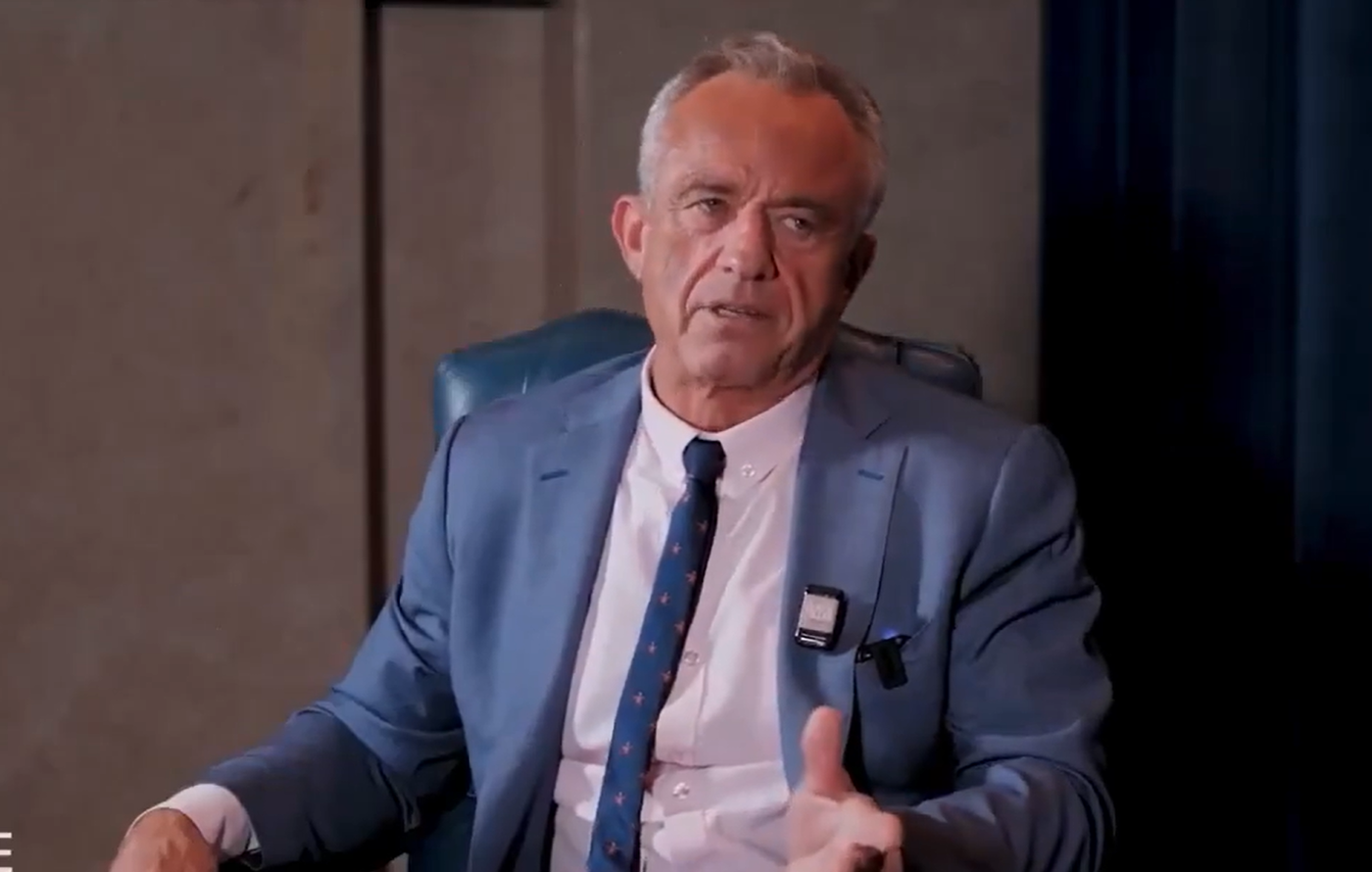 שר הבריאות של ארה"ב, רוברט פ. קנדי ג'וניור, בראיון