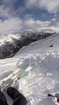 תיעוד מפחיד: גולשת הסקי גררה מפולת שלגים - כך זה הסתיים | "היה לי מזל הפעם" 