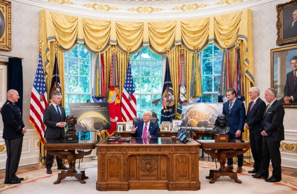 טראמפ בהכרזה על הקמת כיפת הזהב