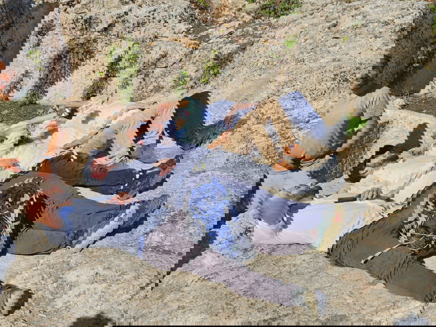 משחזרים משכב ראש בכתף הינום