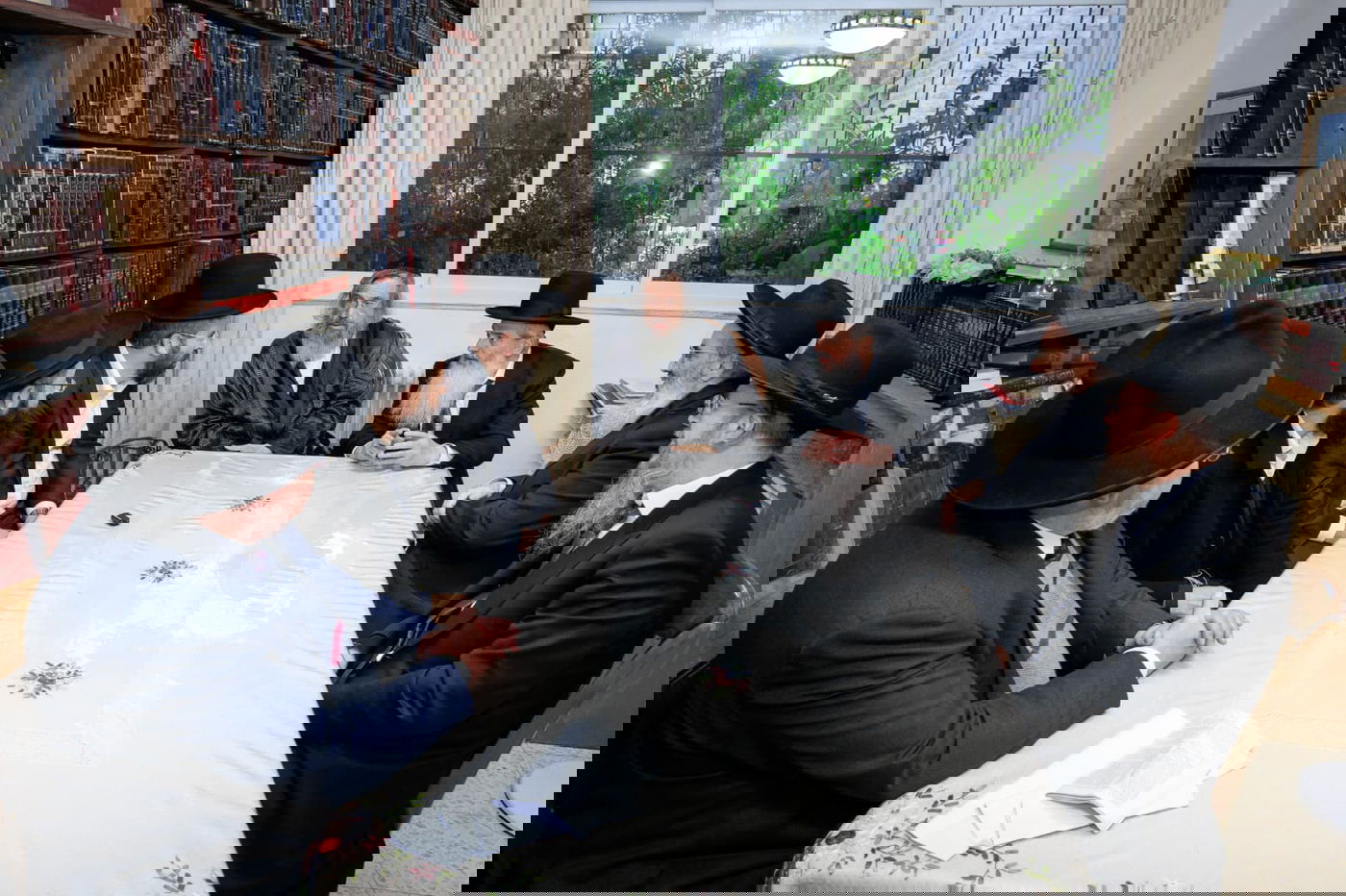 ראשי האיחוד מקבלים הדרכה מהרבנים