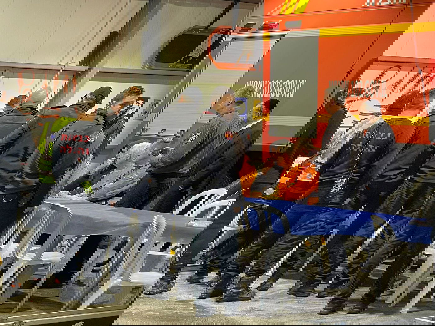 ראש העיר וכוחות ההצלה בחידוש החיפושים, הבוקר