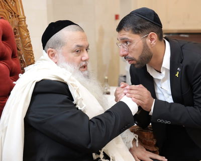 הרב עם עוזרו שמעון ברדי