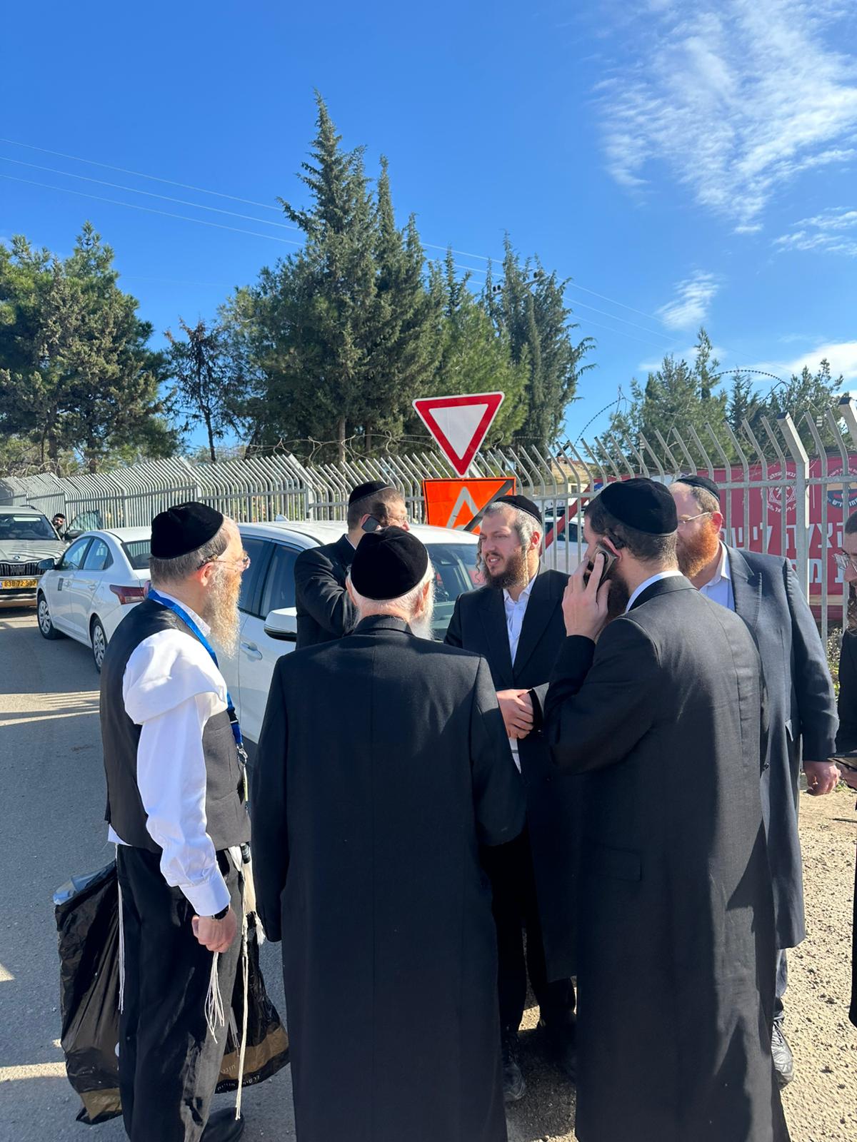 איפה מוישל'ה?? בכירי החסידות הצטרפו לחיפושים אחר הנער הנעדר בנחל