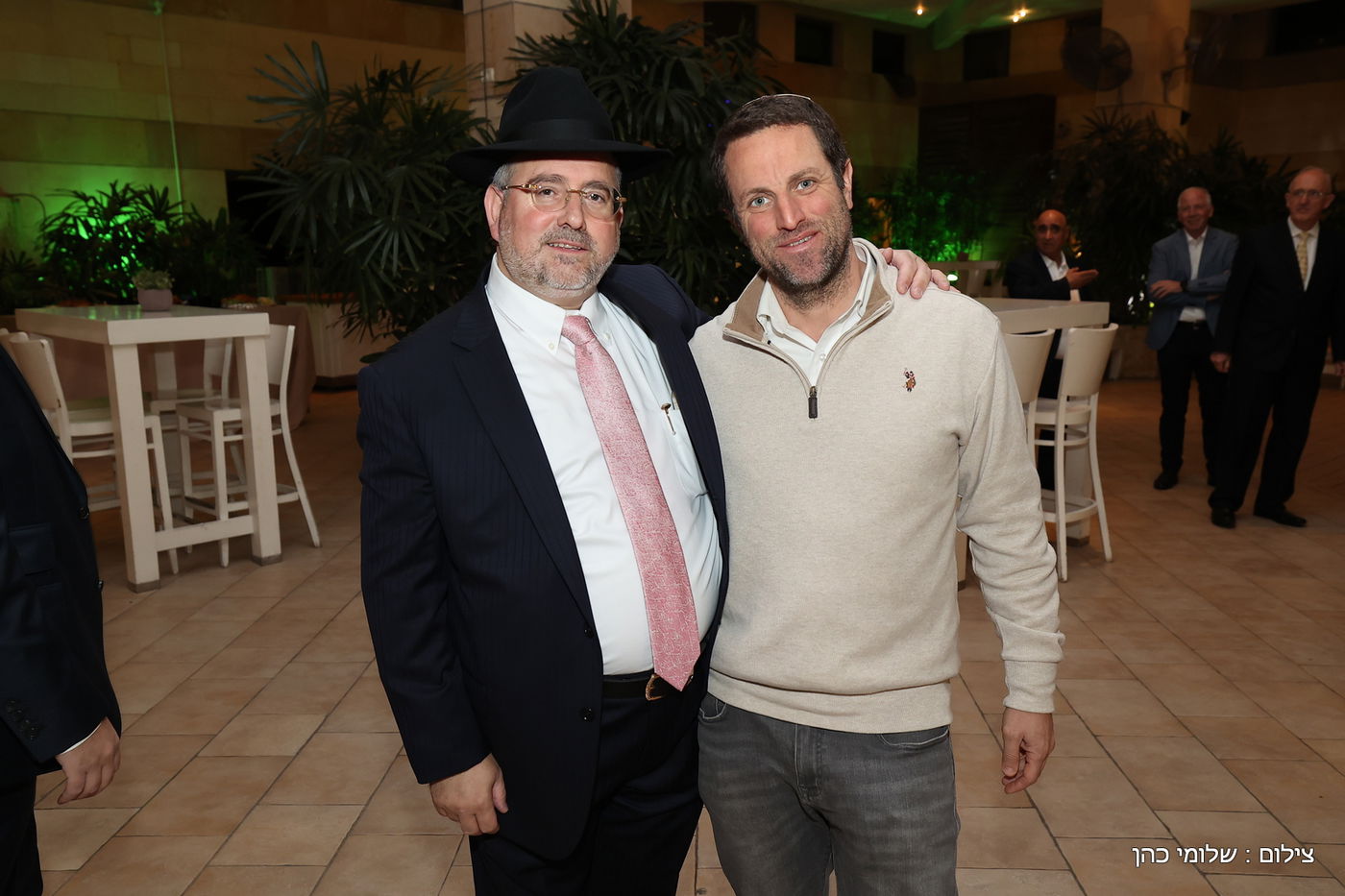 הרב רפי מנת חיתן את בנו; מי הגיע לאחל מזל טוב?