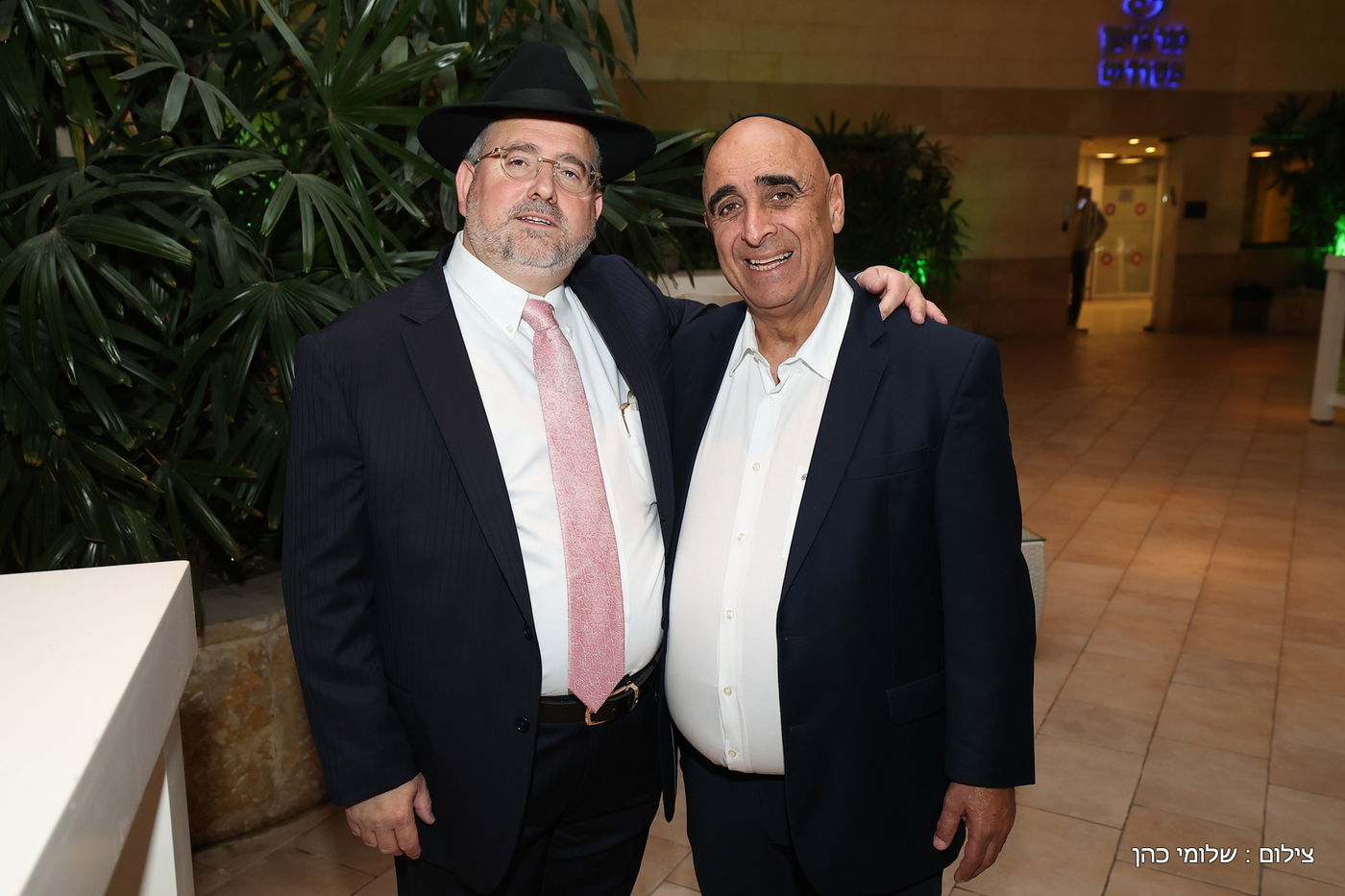 הרב רפי מנת חיתן את בנו; מי הגיע לאחל מזל טוב?