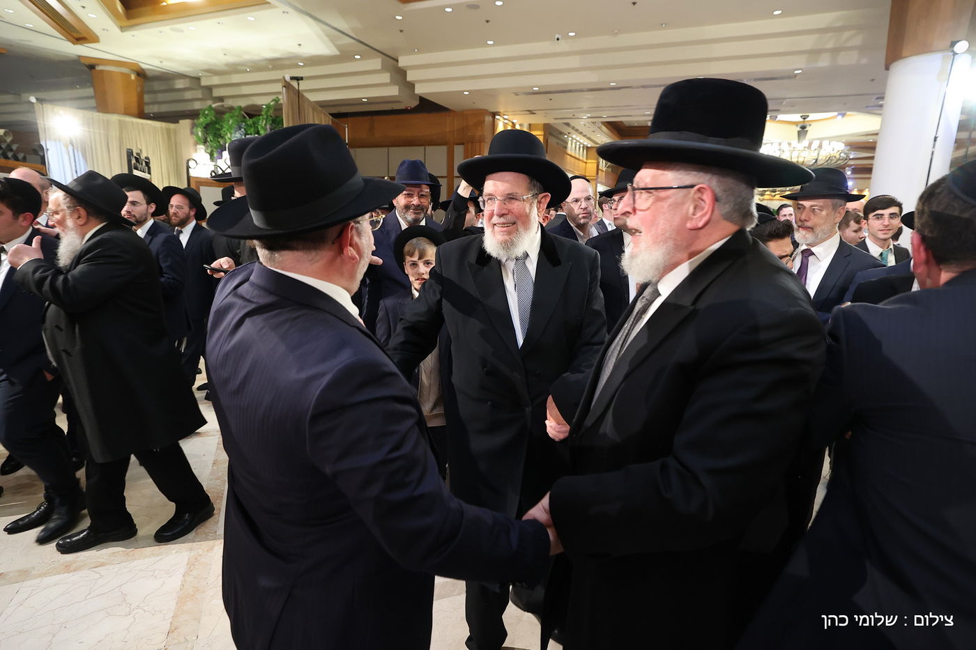 הרב רפי מנת חיתן את בנו; מי הגיע לאחל מזל טוב?